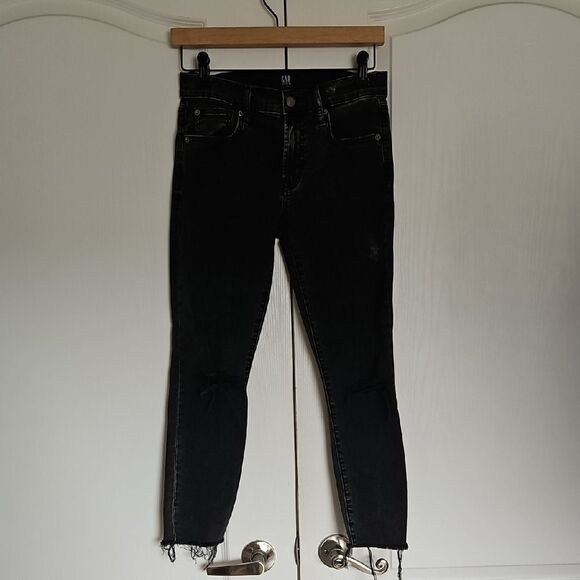 GAP Black Ankle Cropped Jeans with Frayed Hem - Picture 1 of 16